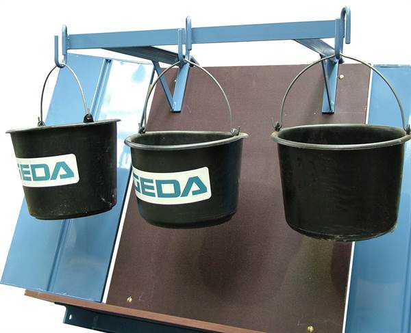 Dispozitiv de agăţare pentru găleţi GEDA aplicabil pe platforma universală, ZG2817