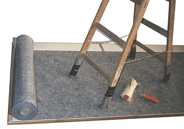 Vlies de acoperire cu folie 1m x 50m / 180g antiderapant 20 role/palet, Z470011X